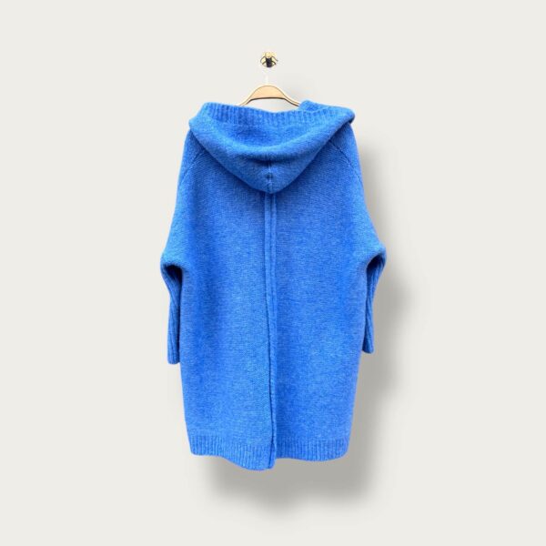Sweter niebieski z kapturem - Image 2